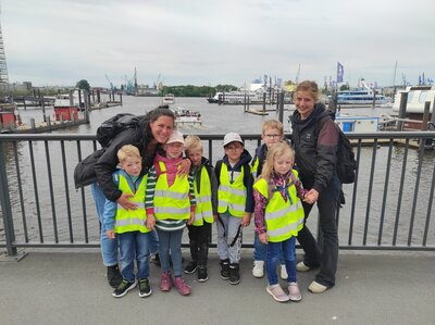 Gyhumer Bergwichtel Kinder bei einem Ausflug in Hamburg