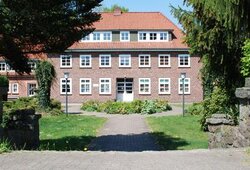 Alter Kindergarten / Alte Sportschule / Heeslinger Huus