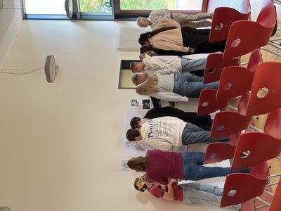 Gruppe von Menschen, welche am Campus Projekt mitarbeiten